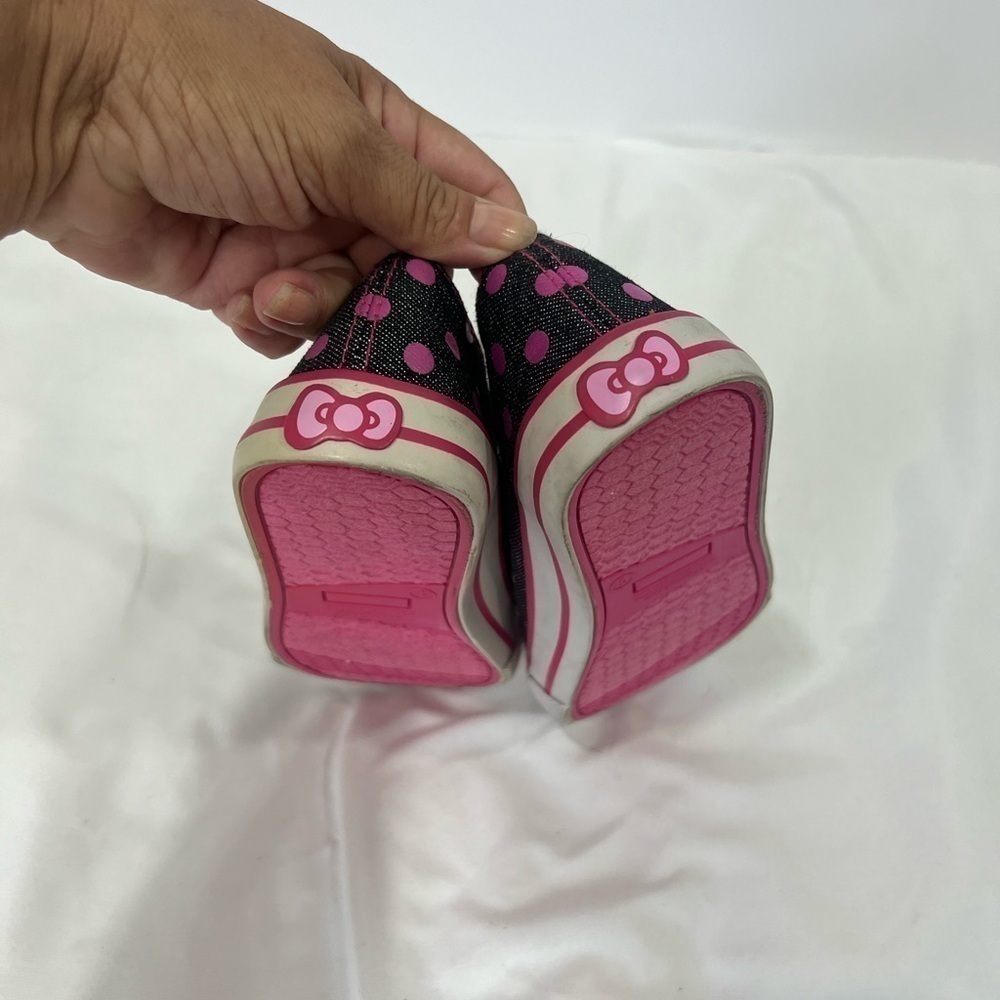 Hello Kitty Sanrio gray pink polka dots sneakers size 1 - Picture 8 of 11